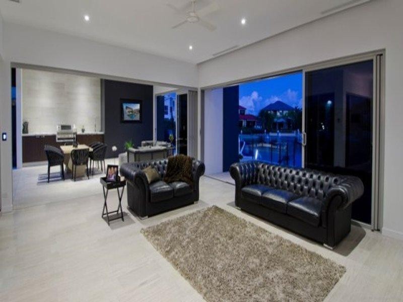 2 – 4 Kensington Mews, Paradise Point QLD 4216