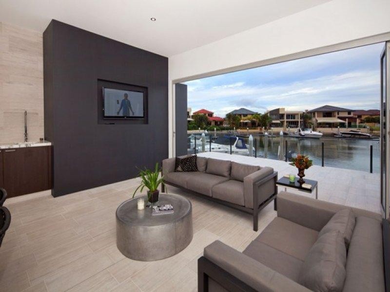 2 – 4 Kensington Mews, Paradise Point QLD 4216