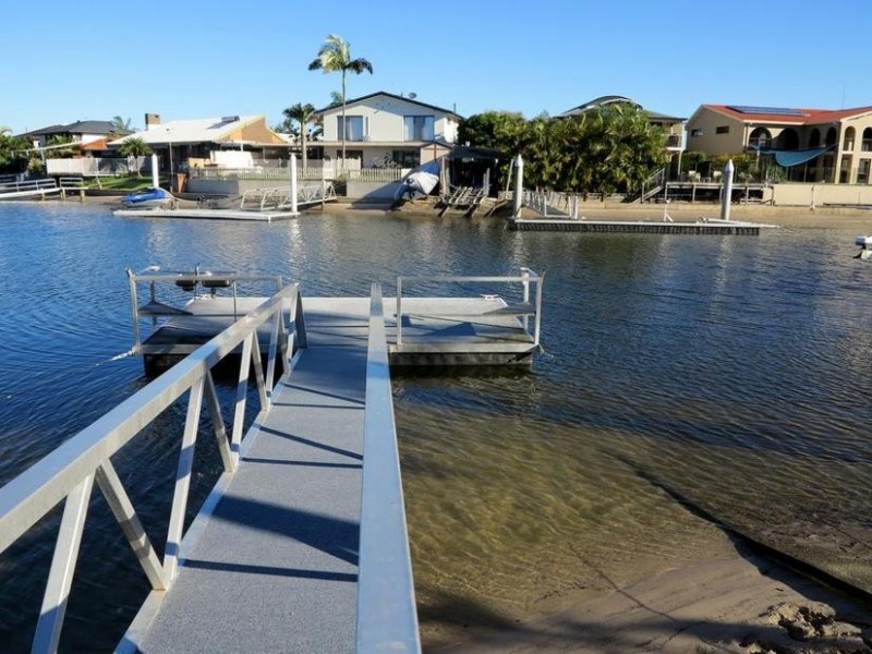 4 Matthew Flinders Drive, Paradise Point QLD 4216