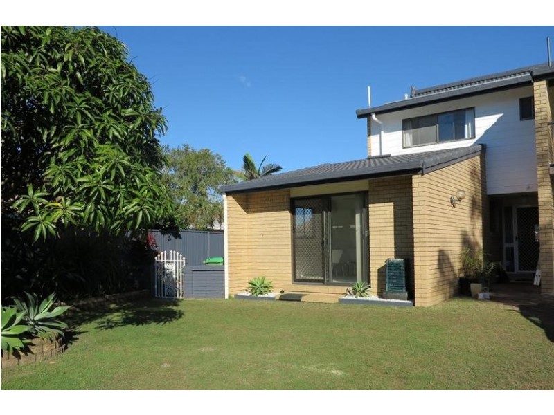 4 Matthew Flinders Drive, Paradise Point QLD 4216