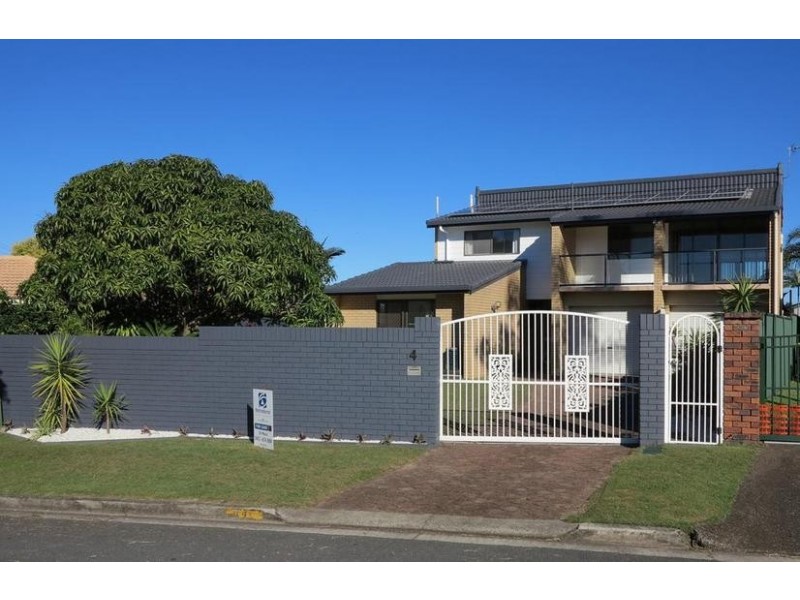 4 Matthew Flinders Drive, Paradise Point QLD 4216