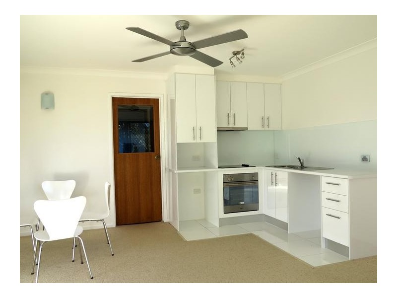 4 Matthew Flinders Drive, Paradise Point QLD 4216