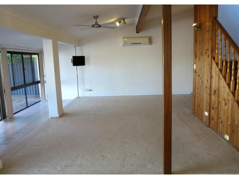 4 Matthew Flinders Drive, Paradise Point QLD 4216