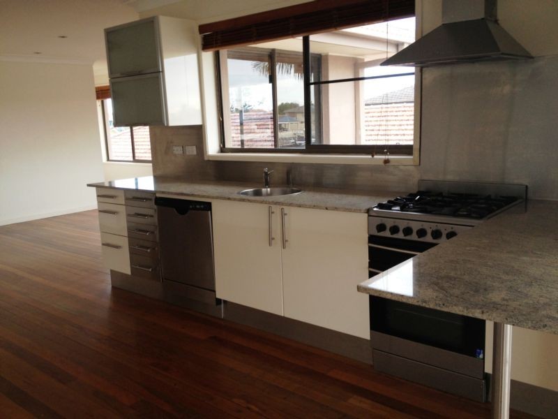 14 Markham Avenue, Runaway Bay QLD 4216