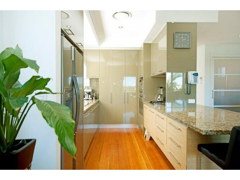 Hope Island QLD 4212