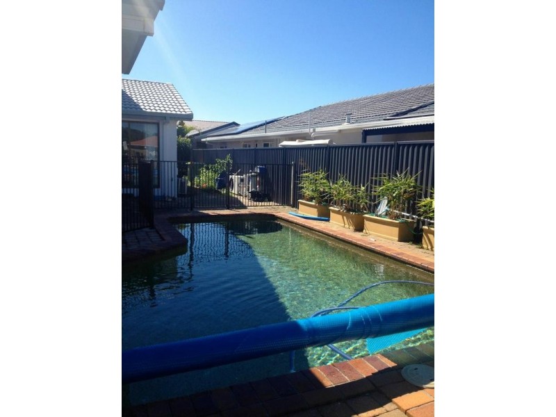 9 Girua Avenue, Runaway Bay QLD 4216