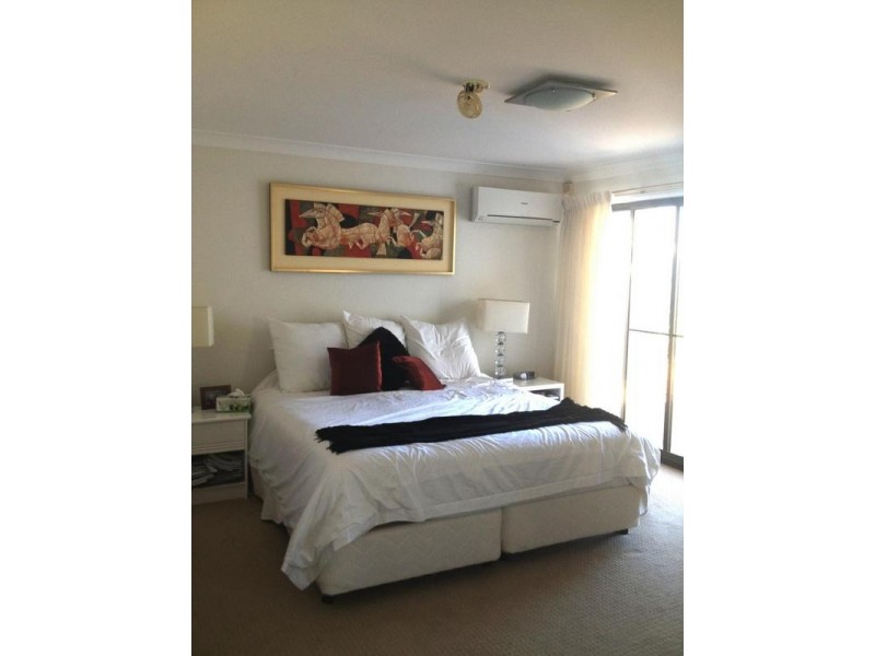 9 Girua Avenue, Runaway Bay QLD 4216