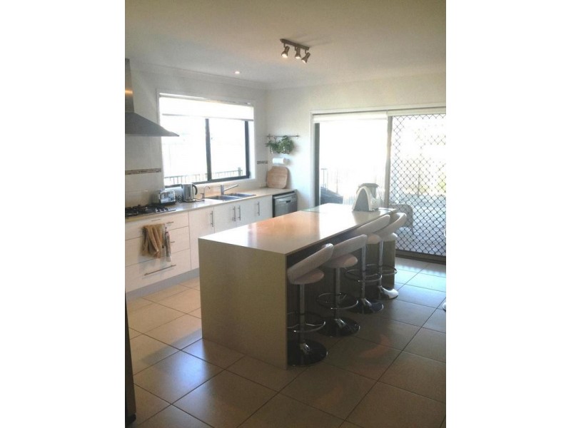 9 Girua Avenue, Runaway Bay QLD 4216