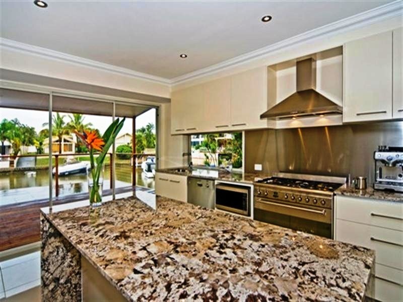 5 Smugglers Place, Runaway Bay QLD 4216