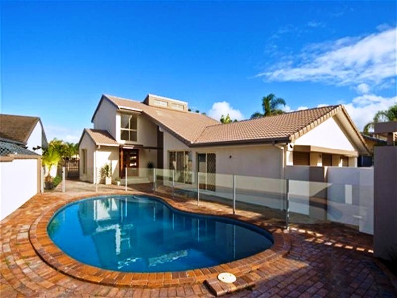 5 Smugglers Place, Runaway Bay QLD 4216