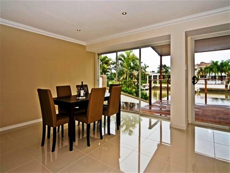 5 Smugglers Place, Runaway Bay QLD 4216