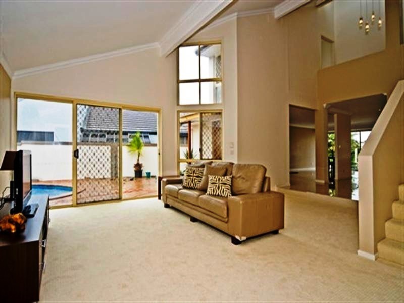 5 Smugglers Place, Runaway Bay QLD 4216