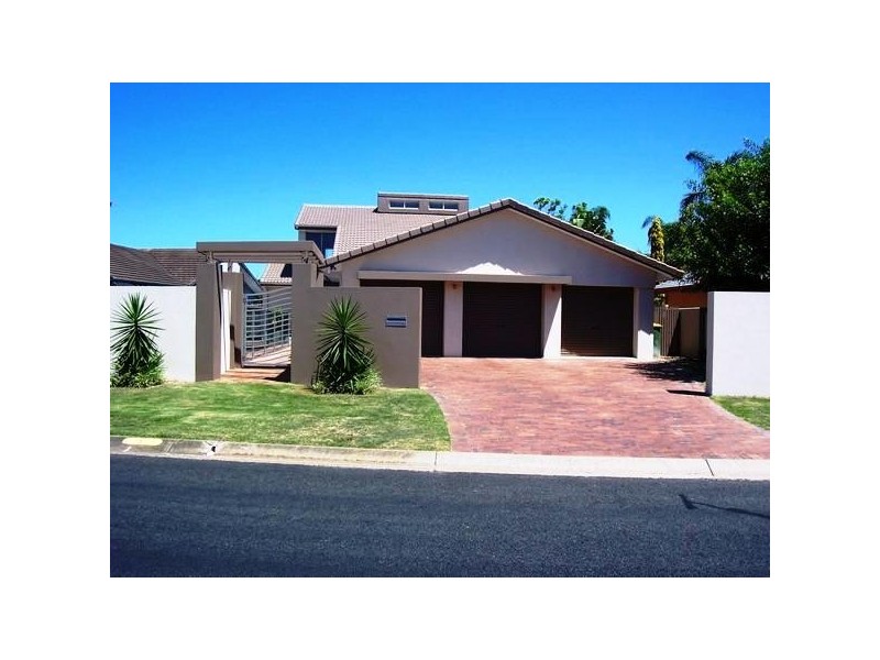 5 Smugglers Place, Runaway Bay QLD 4216