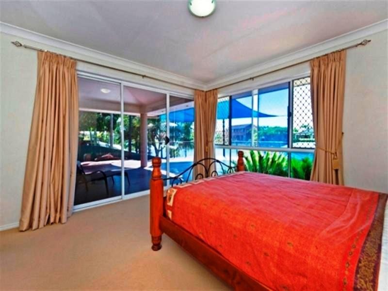 6 Kagi Court, Runaway Bay QLD 4216