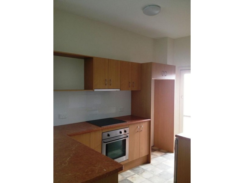 2/23 Sungold Avenue, Southport QLD 4215