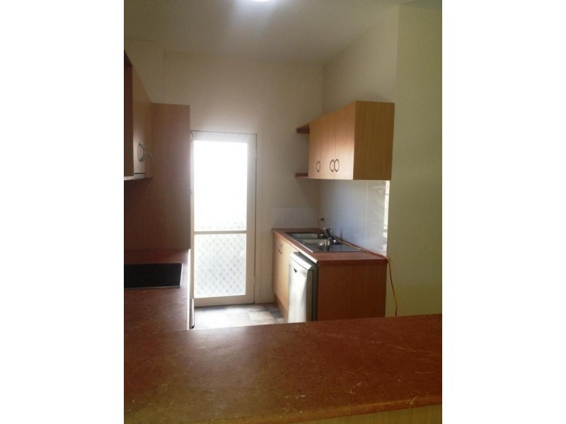 2/23 Sungold Avenue, Southport QLD 4215