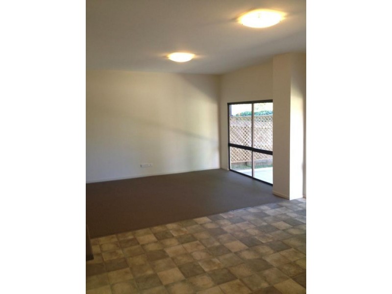 2/23 Sungold Avenue, Southport QLD 4215