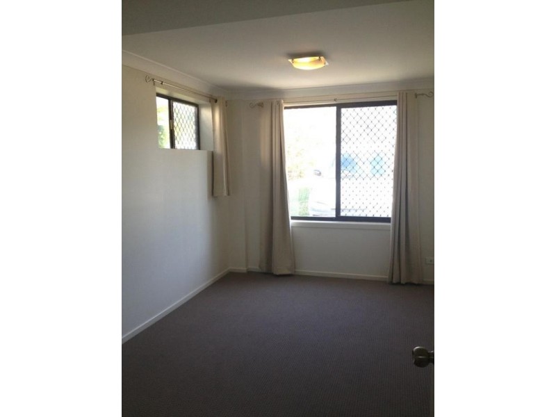 2/23 Sungold Avenue, Southport QLD 4215