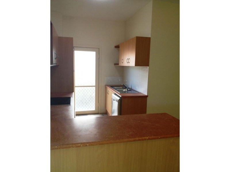 2/23 Sungold Avenue, Southport QLD 4215