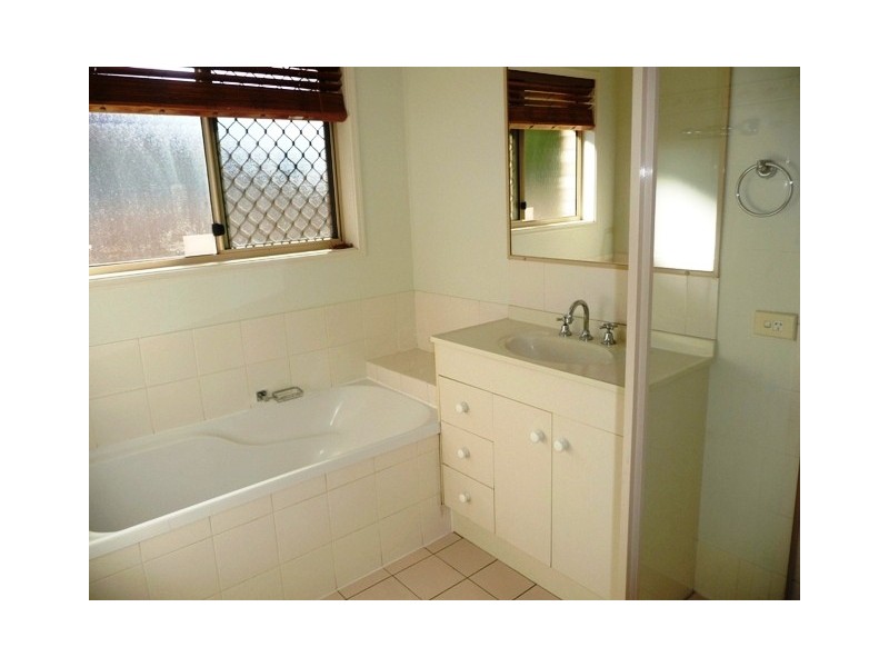 8 Carner Court, Parkwood QLD 4214