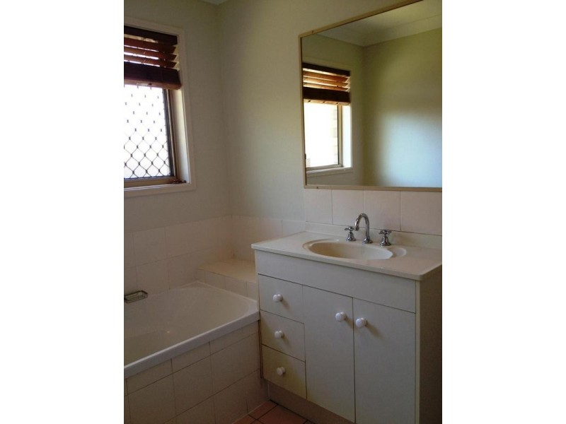 8 Carner Court, Parkwood QLD 4214