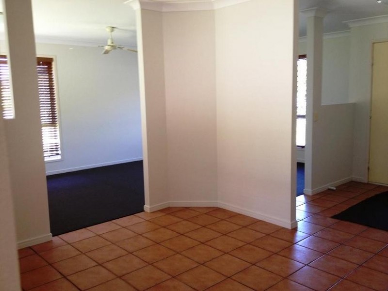 8 Carner Court, Parkwood QLD 4214