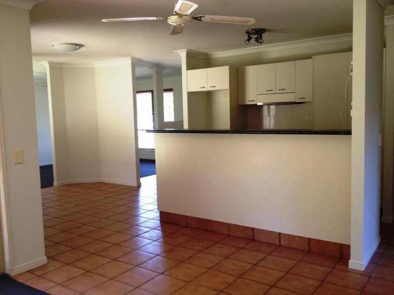 8 Carner Court, Parkwood QLD 4214