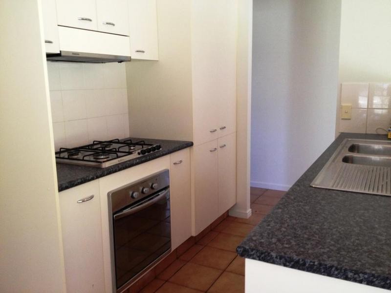 8 Carner Court, Parkwood QLD 4214