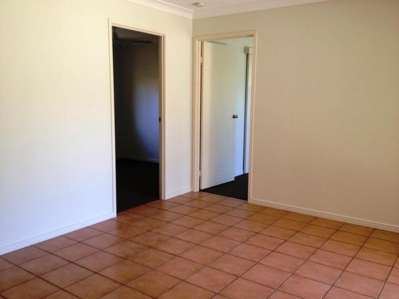 8 Carner Court, Parkwood QLD 4214