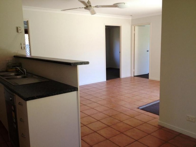 8 Carner Court, Parkwood QLD 4214