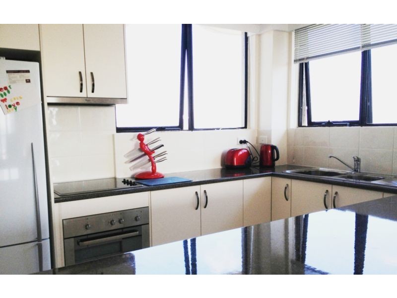 19 Aubrey Street, Surfers Paradise QLD 4217