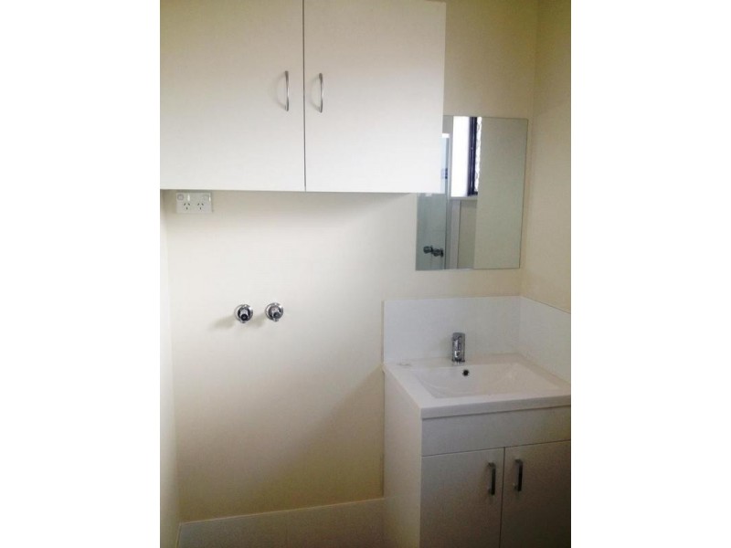 2/23 Sungold Avenue, Labrador QLD 4215