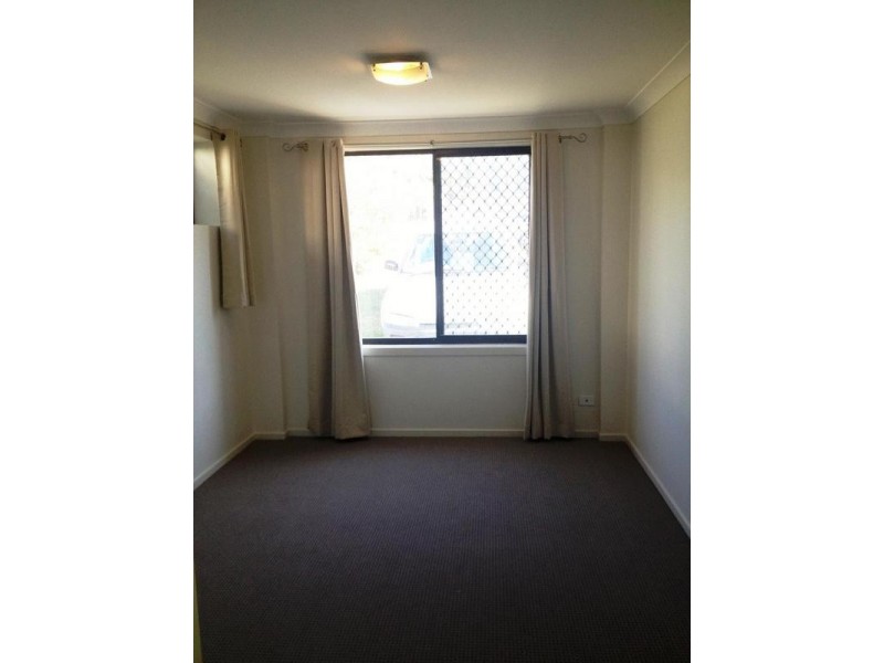 2/23 Sungold Avenue, Labrador QLD 4215