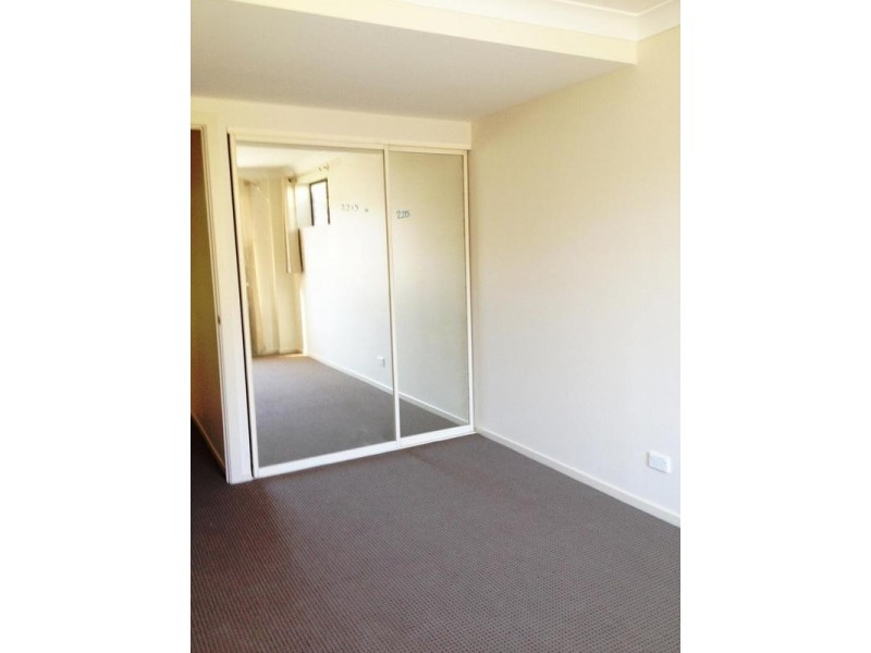 2/23 Sungold Avenue, Labrador QLD 4215