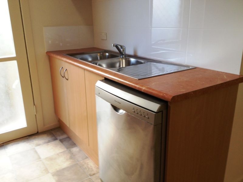 2/23 Sungold Avenue, Labrador QLD 4215