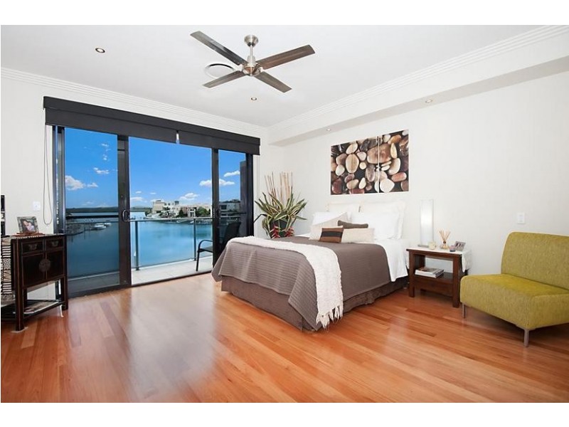 32 The Sovereign Mile, Sovereign Islands QLD 4216