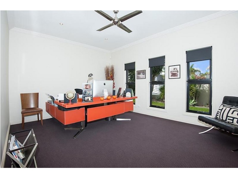 32 The Sovereign Mile, Sovereign Islands QLD 4216