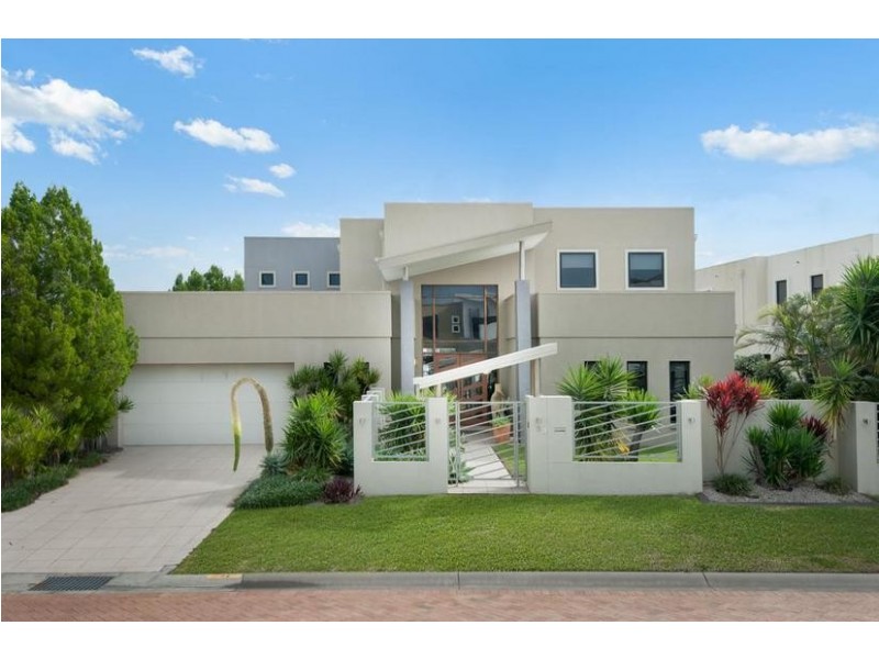 32 The Sovereign Mile, Sovereign Islands QLD 4216