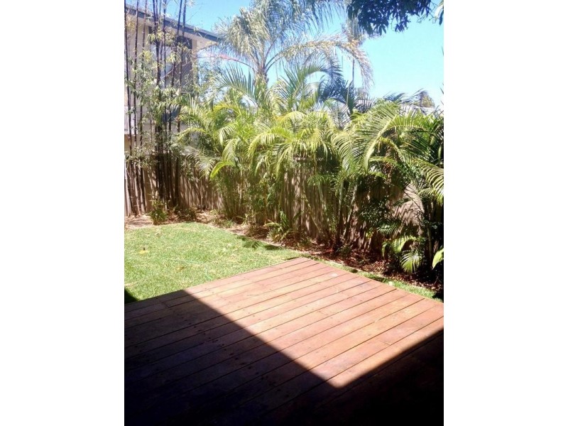 63 Paradise Parade, Paradise Point QLD 4216