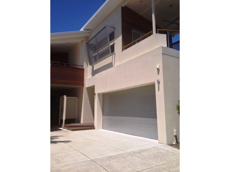 63 Paradise Parade, Paradise Point QLD 4216