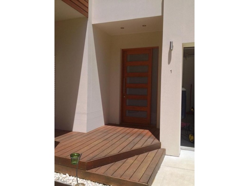 63 Paradise Parade, Paradise Point QLD 4216