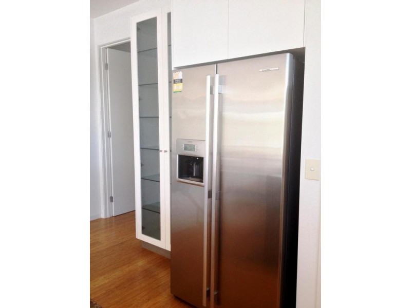 63 Paradise Parade, Paradise Point QLD 4216