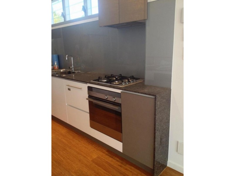 63 Paradise Parade, Paradise Point QLD 4216