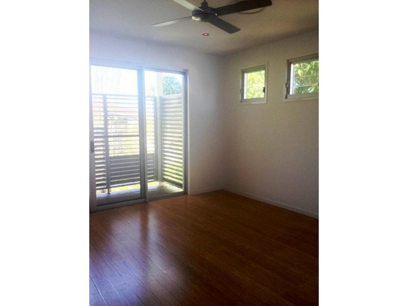 63 Paradise Parade, Paradise Point QLD 4216