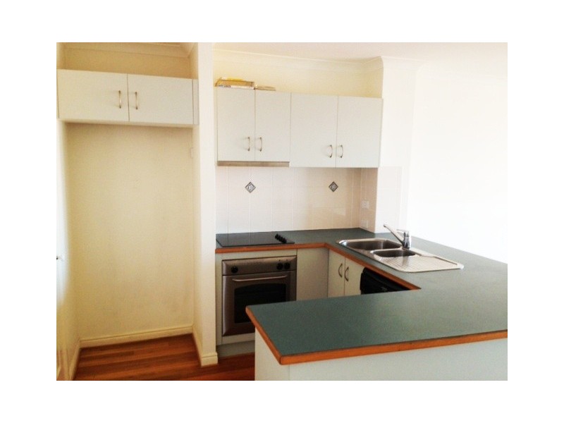 16 Duxton Drive, Robina QLD 4226