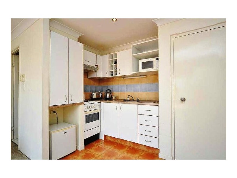 16-18 Abalone Avenue, Paradise Point QLD 4216