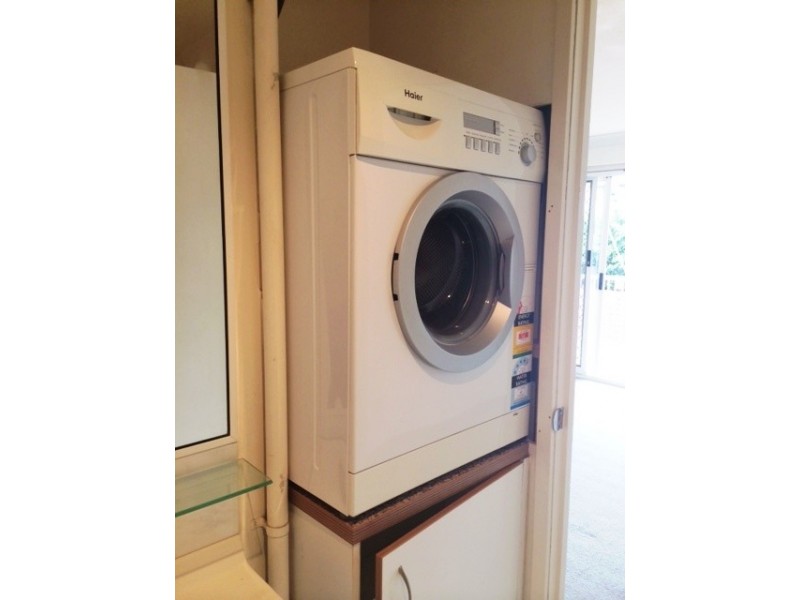 16-18 Abalone Avenue, Paradise Point QLD 4216