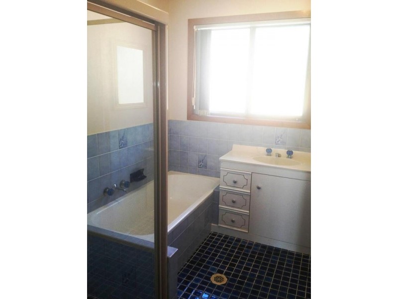 2 Aird Court, Carrara QLD 4211