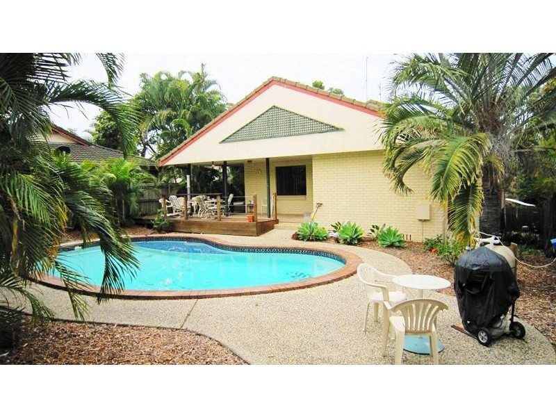 208 Central Street, Labrador QLD 4215
