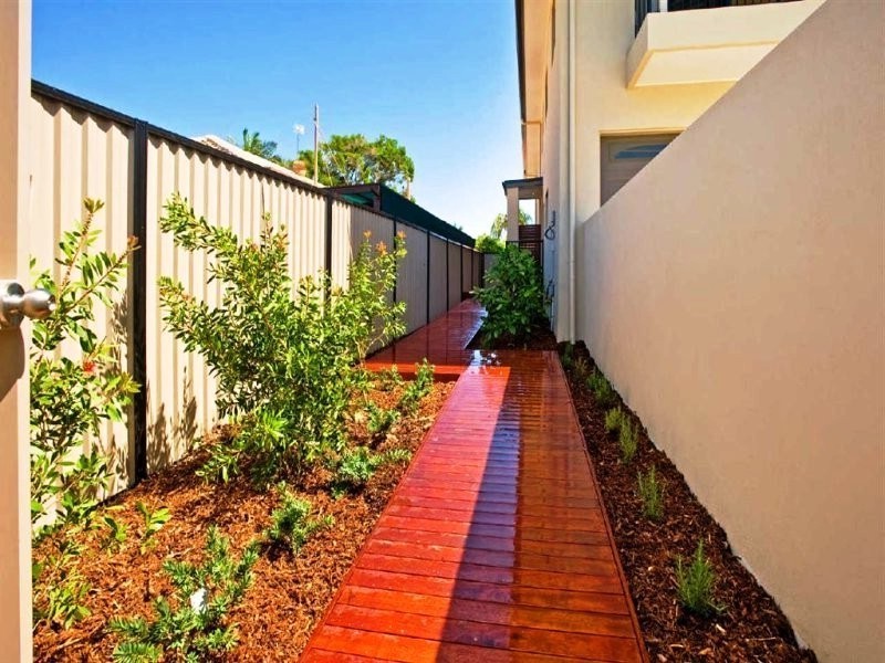 1/21 Donald Avenue, Paradise Point QLD 4216